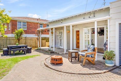 Photo of property in 57 Lynwood Road, New Lynn, Auckland, 0600