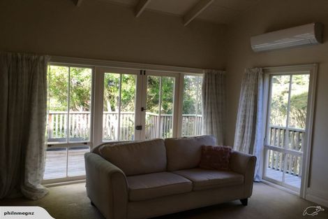 Photo of property in 40b Staincross Street, Green Bay, Auckland, 0604