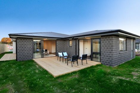 Photo of property in 11 Kimbolton Street, Rototuna North, Hamilton, 3210