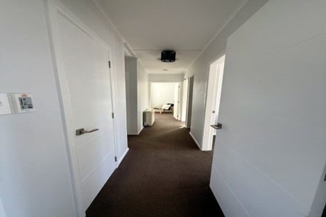 Photo of property in 18 Beazley Avenue, Paparangi, Wellington, 6037