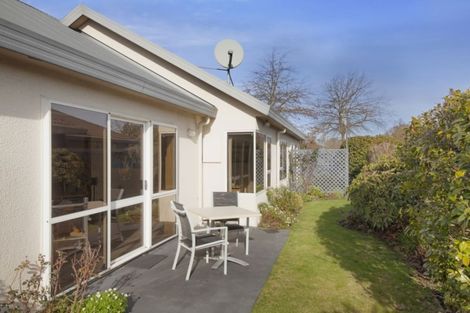 Photo of property in 27 Regency Crescent, Redwood, Christchurch, 8051