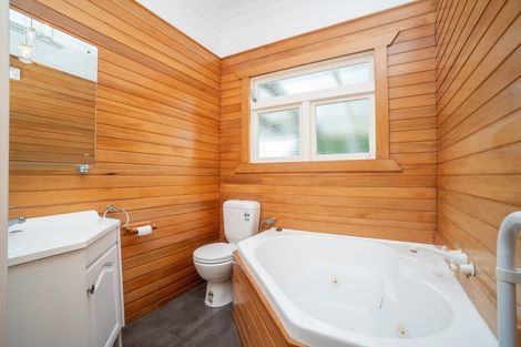 Photo of property in 31 Rata Street, Roslyn, Palmerston North, 4414