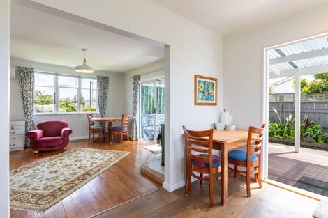 Photo of property in 21 Hall Street, Woodville, 4920