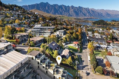Photo of property in 41 Hallenstein Street, Queenstown, 9300