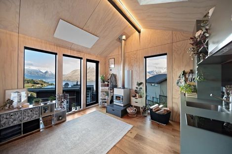 Photo of property in 45 Dart Place, Fernhill, Queenstown, 9300