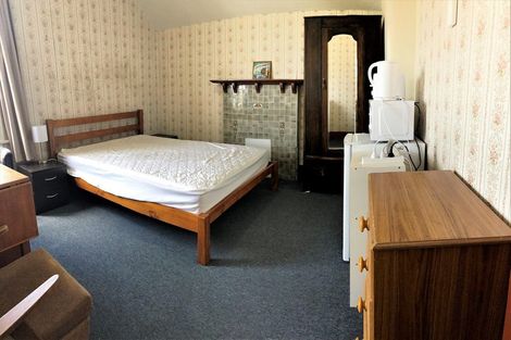 Photo of property in 82 Manor Place, Dunedin Central, Dunedin, 9016