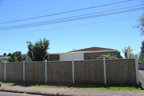 Photo of property in 1/5 Stratford Avenue, Milford, Auckland, 0620