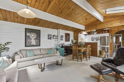 Photo of property in 22 Kathy Terrace, Stanmore Bay, Whangaparaoa, 0932