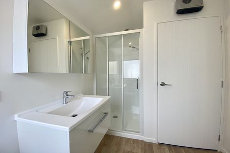 Photo of property in 13 Wheatsheaf Lane, Heathcote Valley, Christchurch, 8022