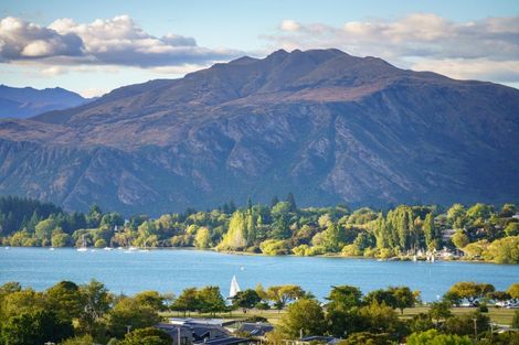 Photo of property in 22 Aspiring Terrace, Wanaka, 9305