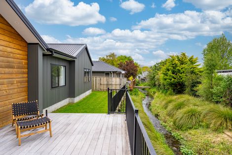 Photo of property in 17 Tarata Grove, Lansdowne, Masterton, 5810