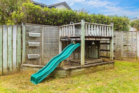 Photo of property in 92 Navigation Drive, Whitby, Porirua, 5024