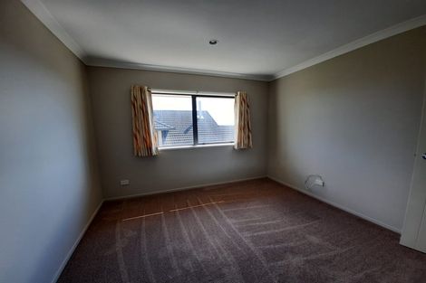 Photo of property in 21 Fairbairn Place, East Tamaki Heights, Auckland, 2016