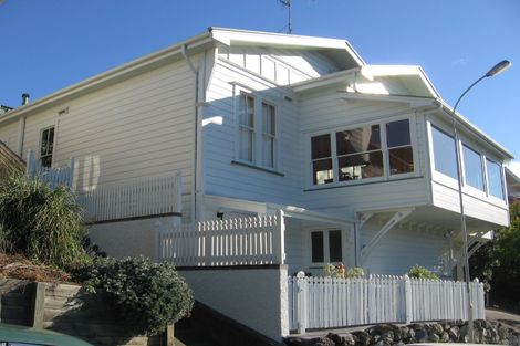 Photo of property in 18 Sealy Road, Bluff Hill, Napier, 4110
