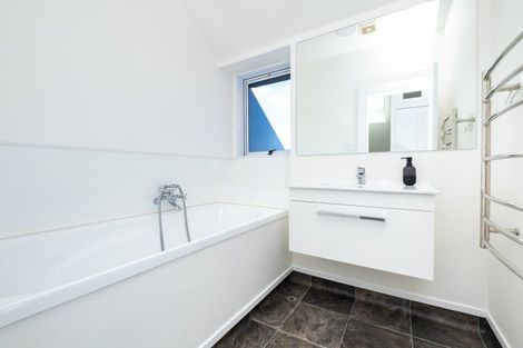 Photo of property in 13 Lincoln Road, Bluff Hill, Napier, 4110