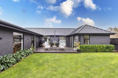 Photo of property in 7 Winning Post Place, Halswell, Christchurch, 8025