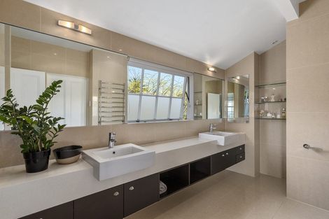 Photo of property in 52 Hinemoa Street, Birkenhead, Auckland, 0626