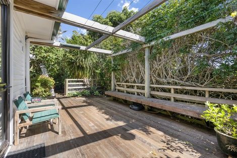 Photo of property in 100a Mellons Bay Road, Mellons Bay, Auckland, 2014