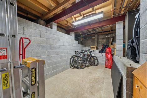 Photo of property in 9 Oawai Place, Marfell, New Plymouth, 4310