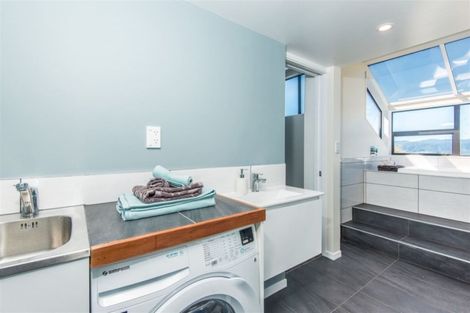 Photo of property in 33 Homebush Road, Khandallah, Wellington, 6035