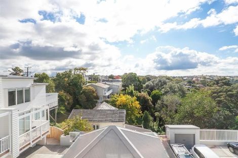 Photo of property in 9/83 Hinemoa Street, Birkenhead, Auckland, 0626