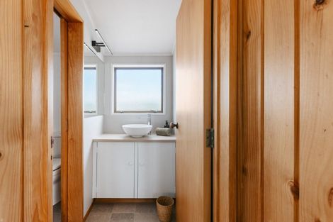 Photo of property in 69 Marine Parade, Mount Maunganui, 3116