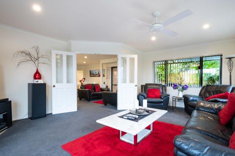 Photo of property in 13 San Marino Drive, Henderson, Auckland, 0612