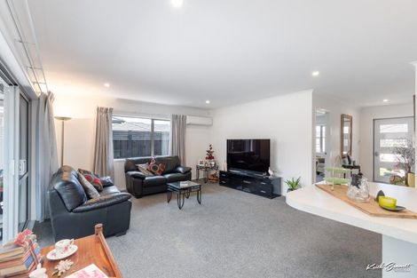 Photo of property in 33 Buddle Road, Wallaceville, Upper Hutt, 5018