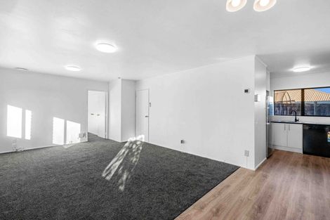 Photo of property in 2/19 Wai Iti Place, Clendon Park, Auckland, 2103