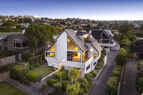 Photo of property in 1/36 Rothesay Bay Road, Rothesay Bay, Auckland, 0630