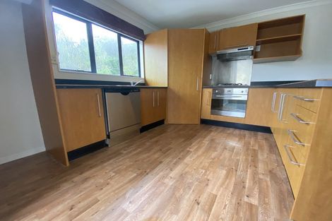 Photo of property in 2 Stella Grove, Newlands, Wellington, 6037