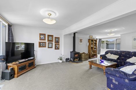 Photo of property in 17 Burden Avenue, Wainuiomata, Lower Hutt, 5014