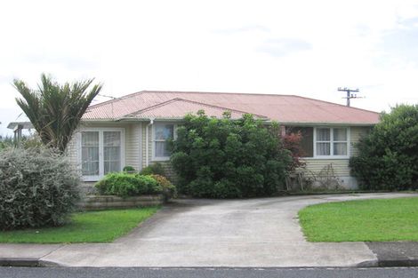 Photo of property in 1 Hollinbrigg Place, Manurewa, Auckland, 2102