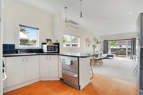 Photo of property in 10 Gillies Avenue, Claudelands, Hamilton, 3214