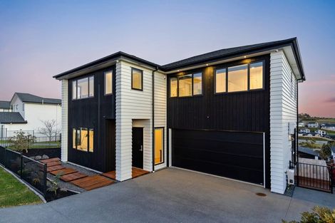 Photo of property in 39 Davey Crescent, Orewa, 0931