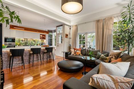Photo of property in 57 Bolton Street, Kelburn, Wellington, 6012