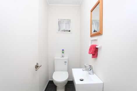 Photo of property in 11 Palmyra Way, Half Moon Bay, Auckland, 2012