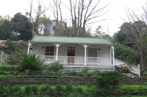 Photo of property in 2 Spencer Road, Hospital Hill, Napier, 4110