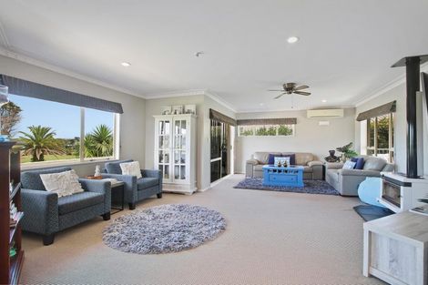 Photo of property in 27 Stella Drive, Clarks Beach, 2122