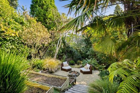 Photo of property in 18 Ridge Lane, New Plymouth, 4310