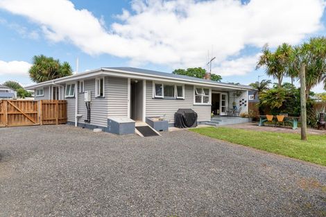 Photo of property in 16 Walsh Street, Forest Lake, Hamilton, 3200