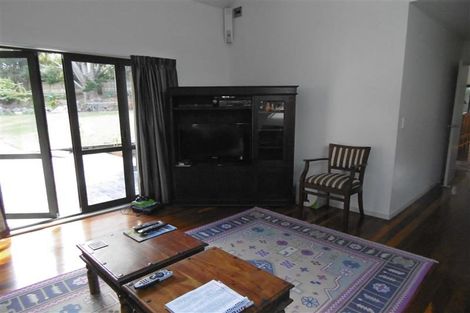 Photo of property in 31 Almond Grove, Greenhithe, Auckland, 0632