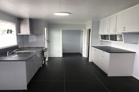 Photo of property in 55 Sikkim Crescent, Clover Park, Auckland, 2019