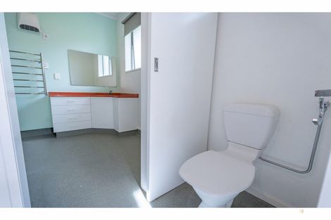 Photo of property in 60 Timaru Road, Waimate, 7924