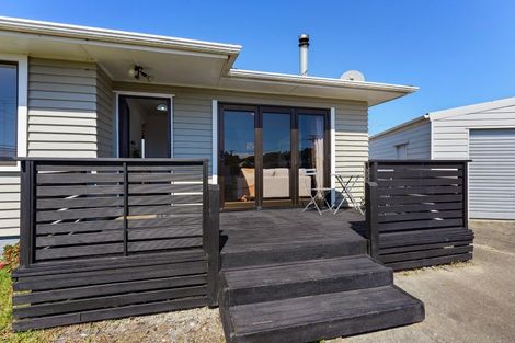 Photo of property in 14 Totara Street, Otaki, 5512