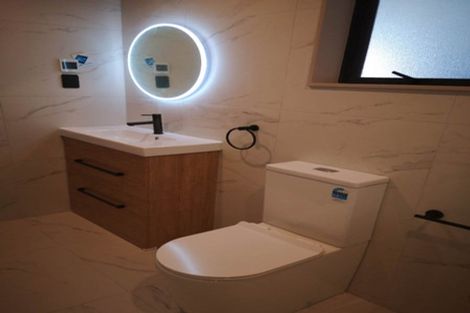 Photo of property in 44a Glen Vista Place, Bayview, Auckland, 0629