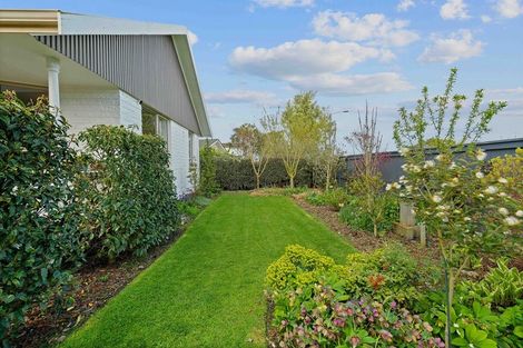 Photo of property in 28 Oldham Crescent, Halswell, Christchurch, 8025