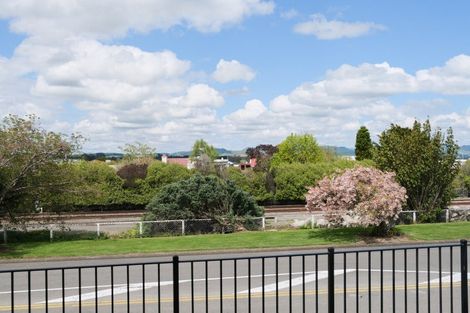 Photo of property in 2 Princess Street, Dannevirke, 4930