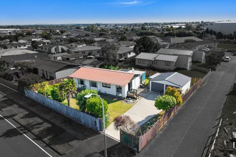 Photo of property in 121 Shifnal Drive, Randwick Park, Auckland, 2105