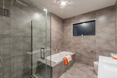 Photo of property in 20 Konoba Avenue, Kumeu, 0810